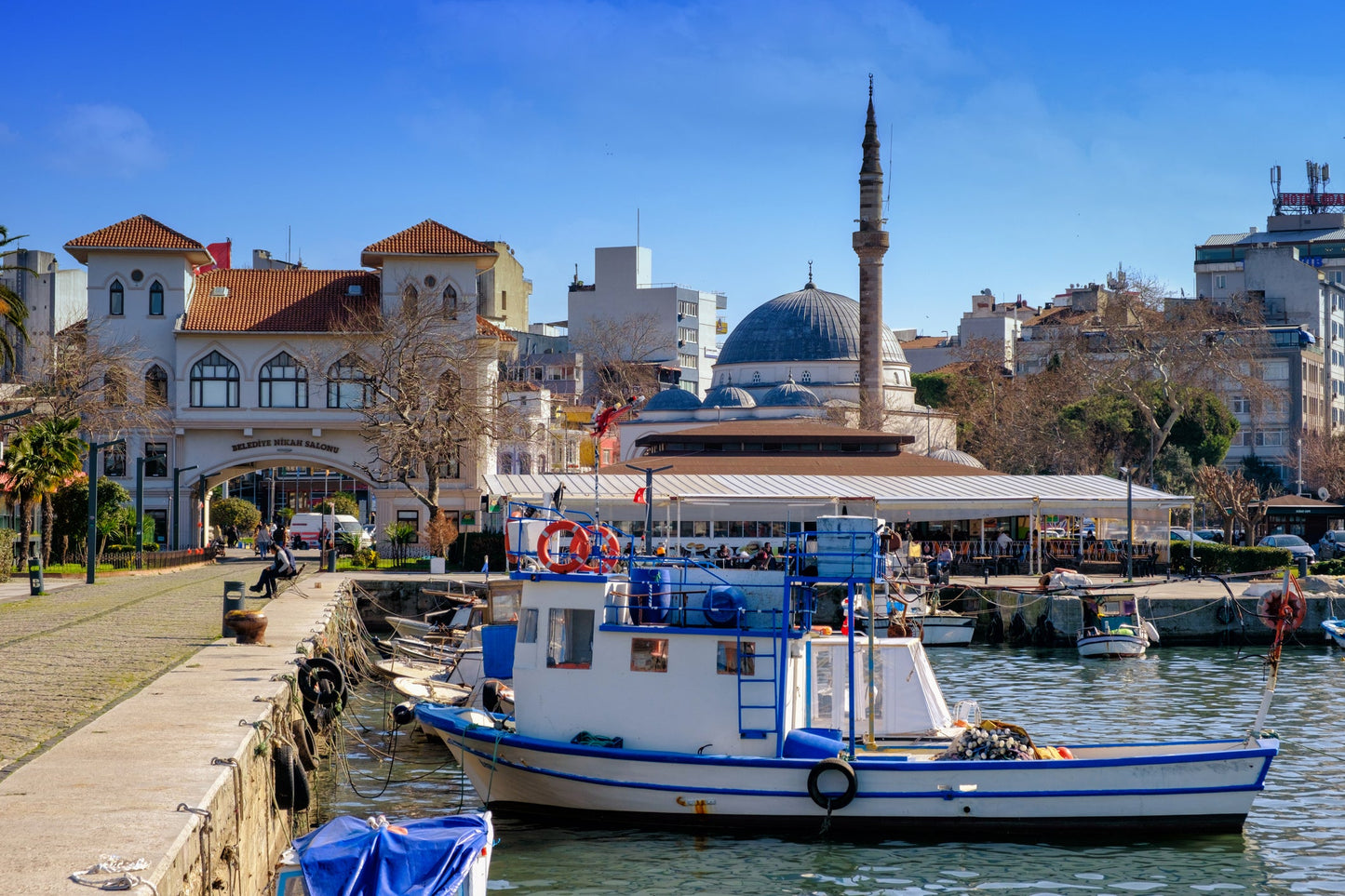 Bandirma Marina, Bandirma, Turchia: ormeggi per barche e vista sul porto turistico con Eberths.com