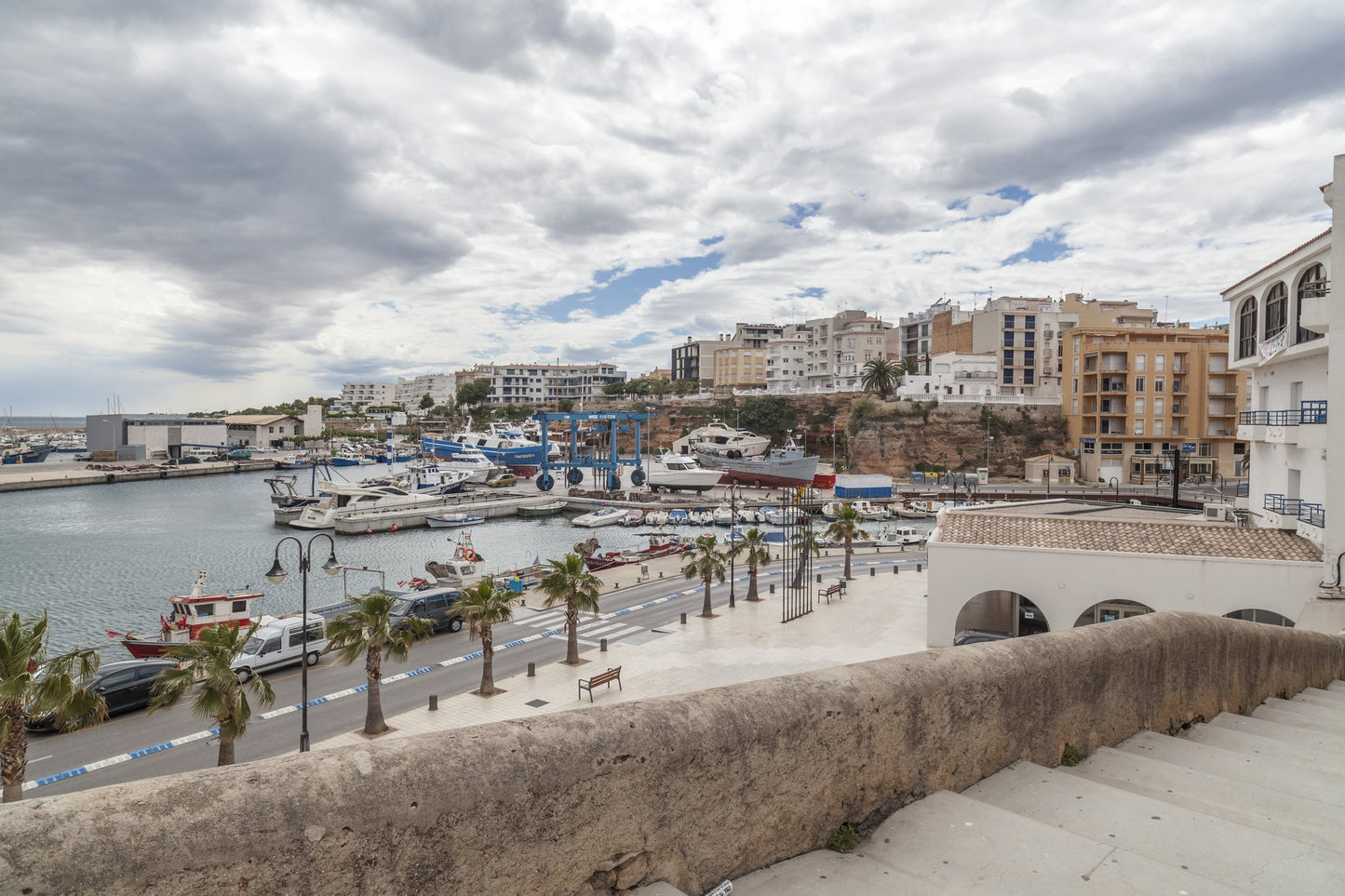 Club Nàutic l’Ametlla de Mar, L’Ametlla de Mar, España: amarres y vistas al puerto deportivo con Eberths.com