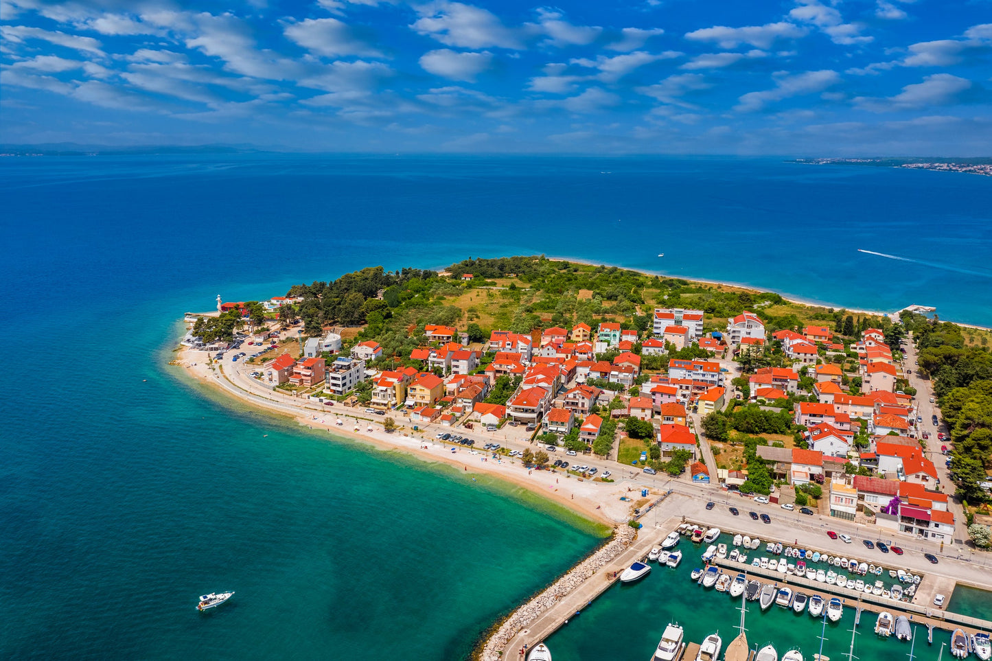 Marina Borik, Zadar, Croacia: amarres para barcos y vistas al puerto deportivo con Eberths.com