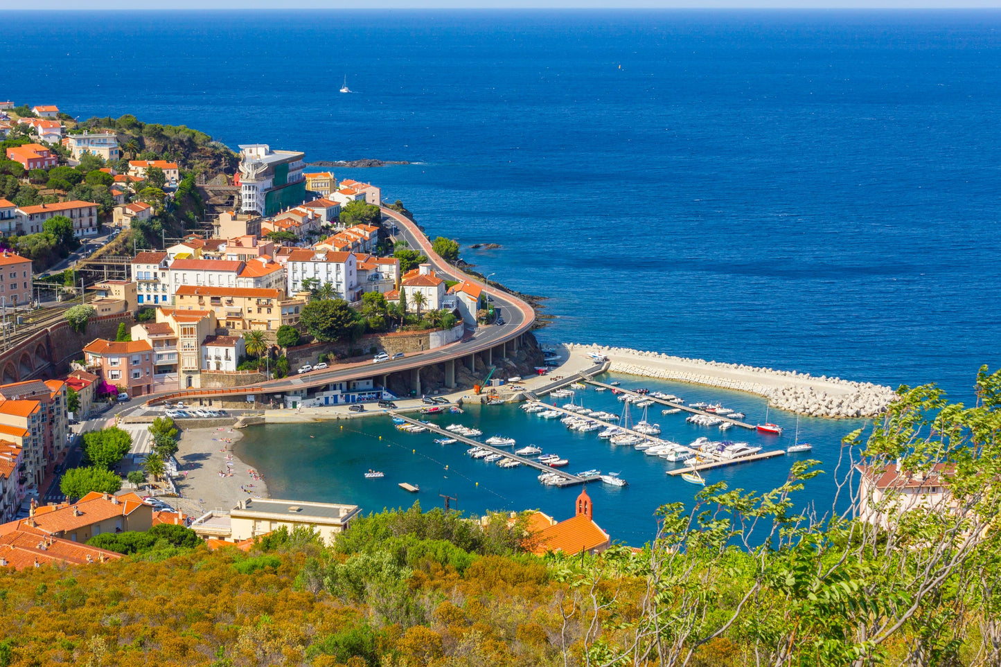 Puerto Cerbère, Costa Azul, Francia: amarres para barcos y vistas al puerto deportivo con Eberths.com