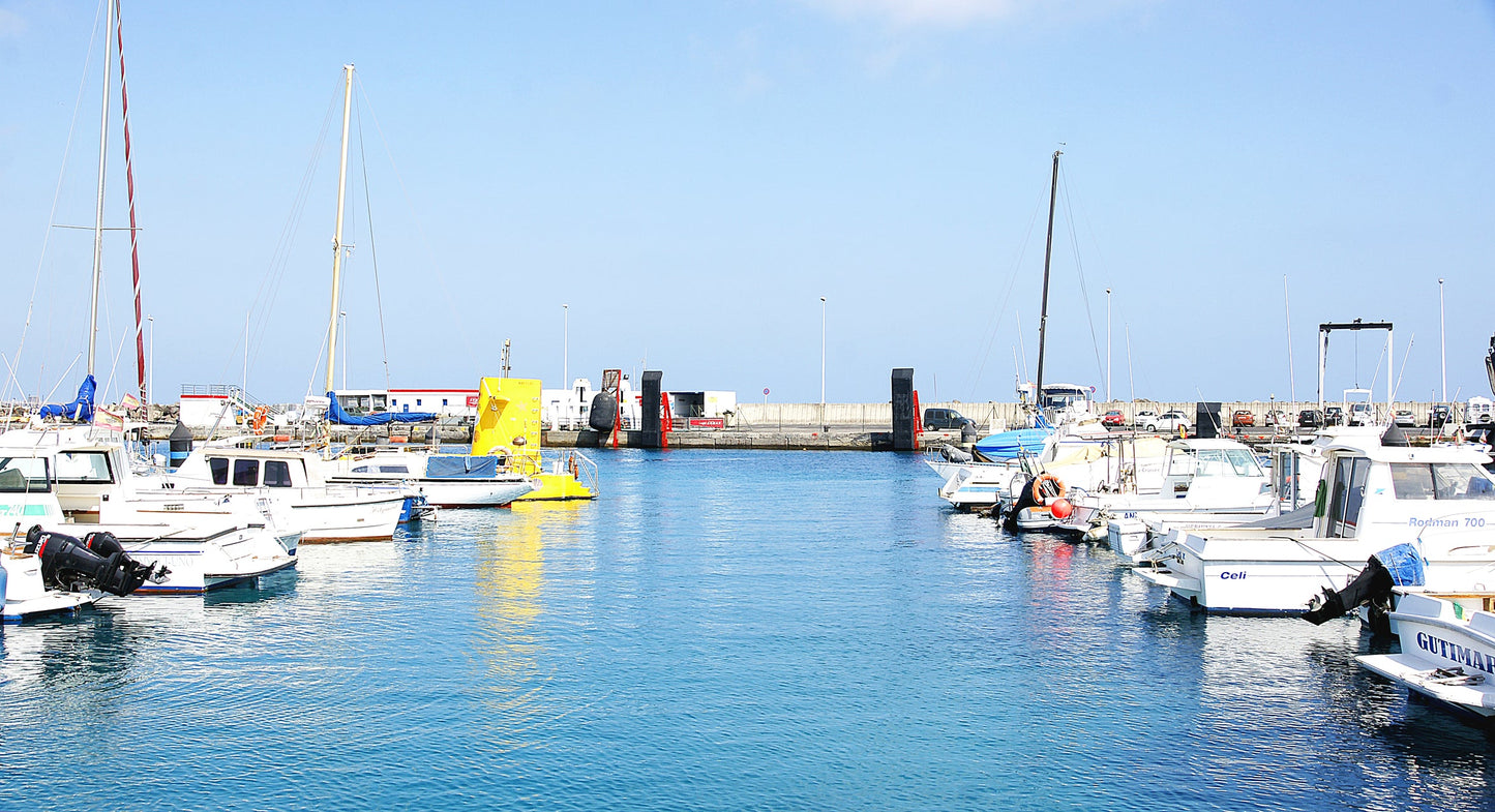 Puerto Playa Blanca in Playa Blanca, Lanzarote, Spain – yacht berths and marina view with Eberths.com