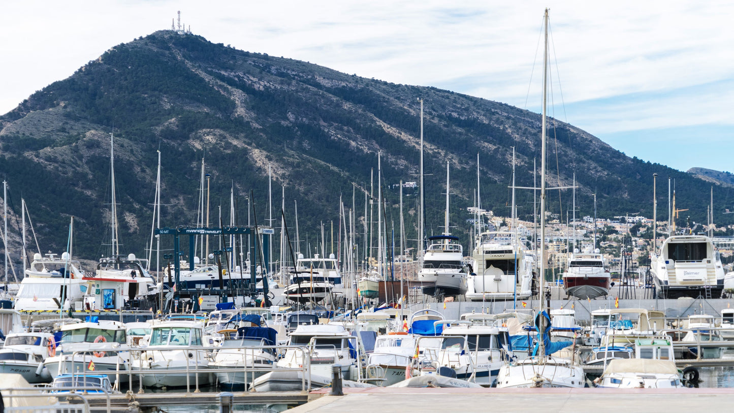 Puerto de las Basetas in Altea, Spain – yacht berths and marina view with Eberths.com