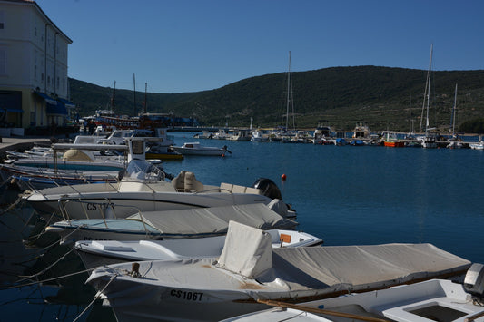 ACI Marina Cres, Cres, Croacia: amarres para barcos y vistas al puerto deportivo con Eberths.com