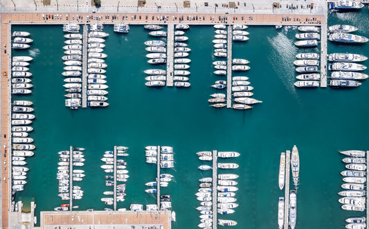 Agios Kosmas Marina, Atene, Grecia: ormeggi per barche e vista sul porto turistico con Eberths.com