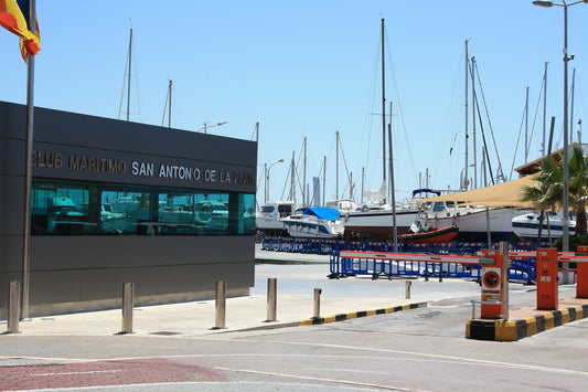 Club Marítimo San Antonio de la Playa, Palma de Mallorca, Spagna: ormeggi e vista sul porto con Eberths.com