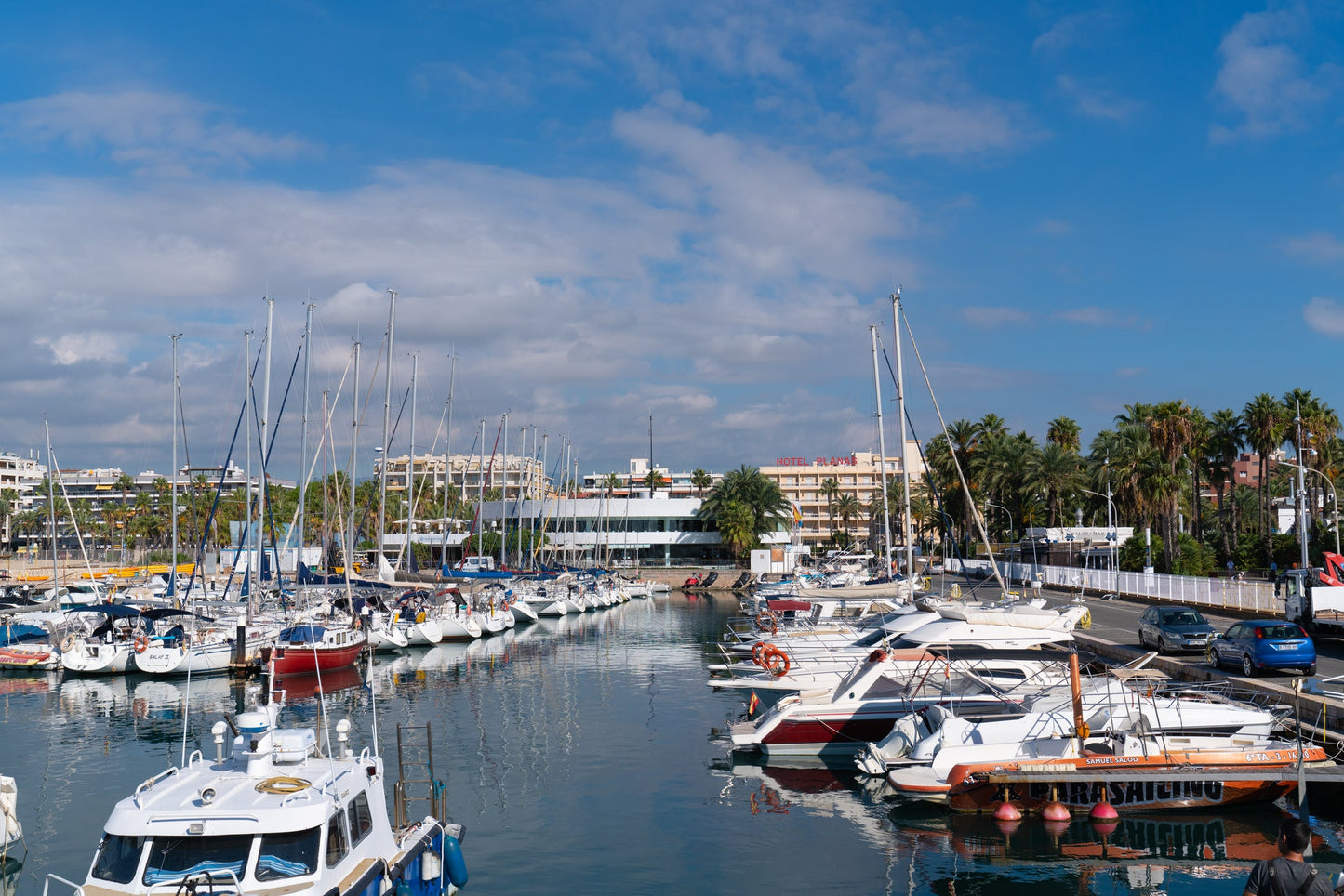 Club Nàutic Salou στο Σαλού, Ισπανία – θέσεις ελλιμενισμού γιοτ και θέα στη μαρίνα με το Eberths.com