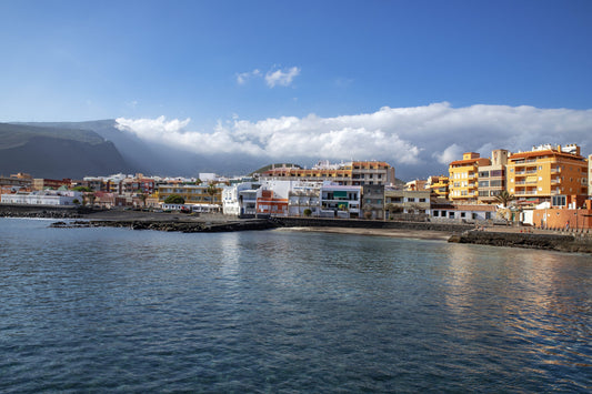 Club Náutico Puertito de Güimar, Güimar, Tenerife, Spagna: ormeggi e vista sul porto turistico con Eberths.com
