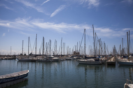 Club Nautico Vilanova, Vilanova i la Geltrú, Spagna: ormeggi e vista sul porto turistico con Eberths.com