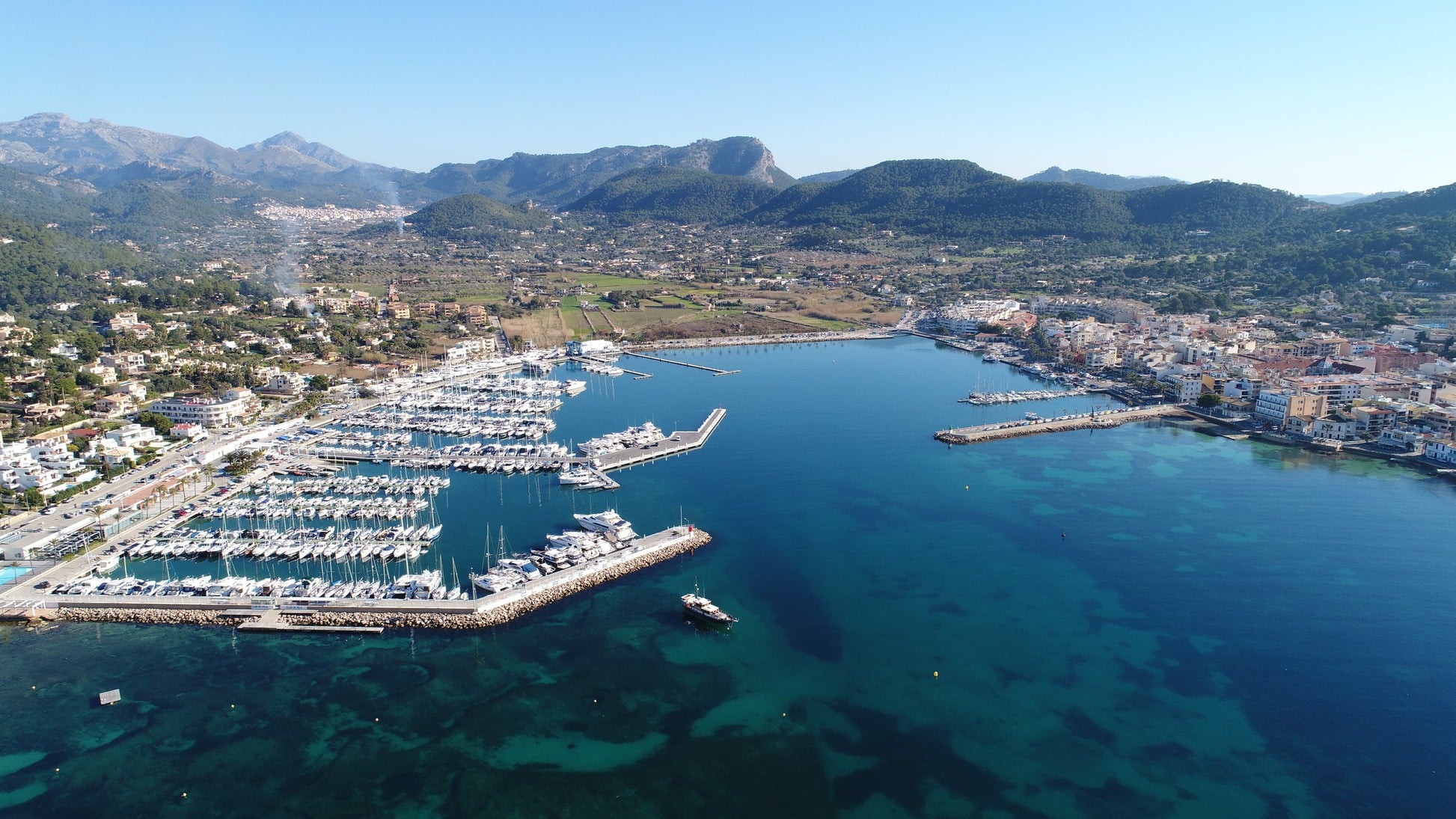 Club de Vela Puerto de Andratx στο Andratx, Ισπανία – θέσεις ελλιμενισμού γιοτ και θέα στη μαρίνα με το Eberths.com