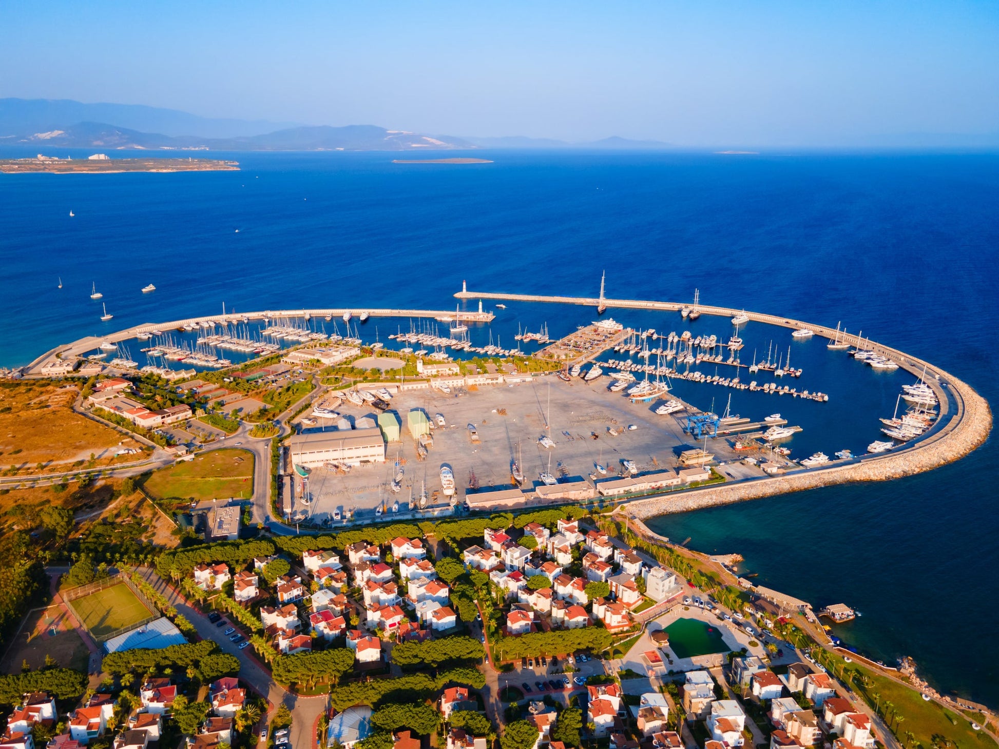 D marin Didim, Didim, Turchia: ormeggi per barche e vista sul porto turistico con Eberths.com