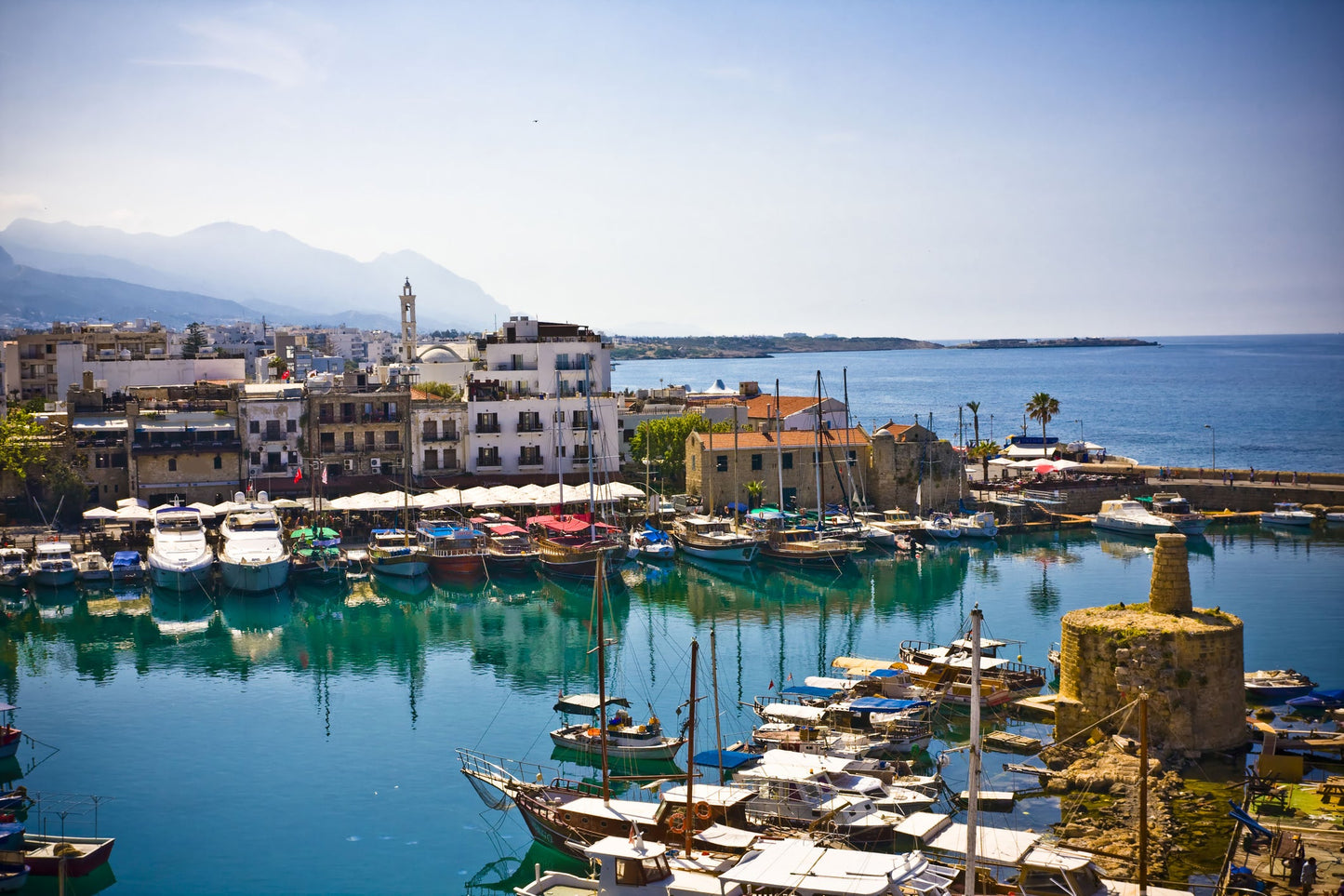 Delta Marina Girne  Kyrenia, Kyrenia, Cipro: ormeggi per barche e vista sul porto turistico con Eberths.com