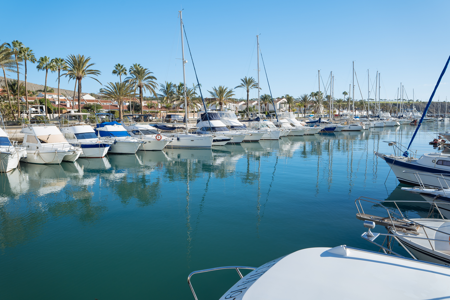Book a berth in Pasito Blanco, Gran Canaria, Spain – yacht berths and marina view with Eberths.com