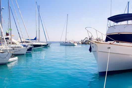 Formentera Mar Marina, Sant Franciasc de Formentera, Spagna: ormeggi e vista sul porto con Eberths.com