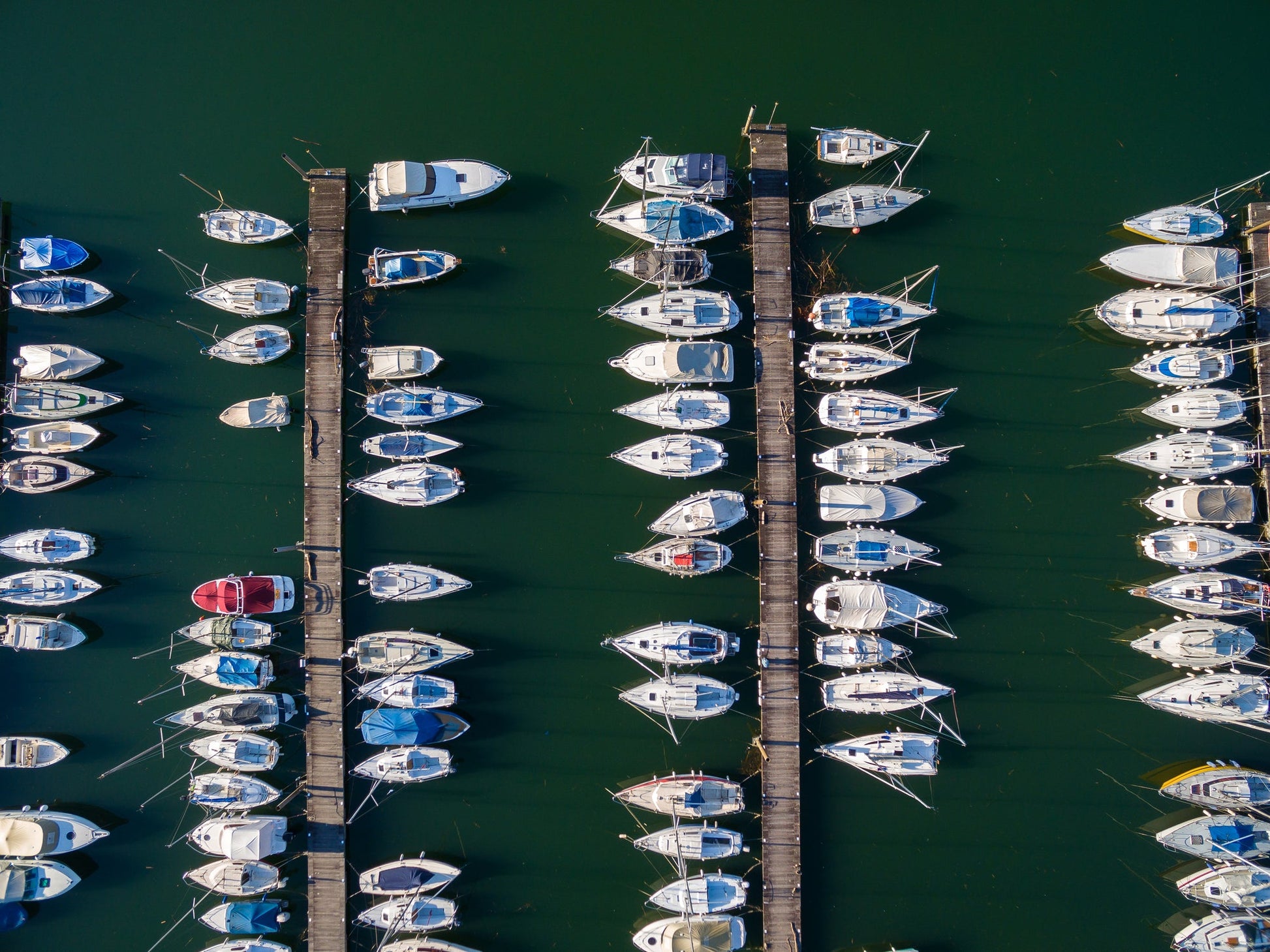 Port de la Capte, Hyères, Riviera Francesa: amarres para barcos y vistas al puerto deportivo con Eberths.com
