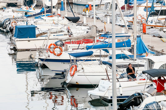Marina di Chioggia, Valli, Italia: Amarres para barcos y vistas del puerto deportivo con Eberths.com