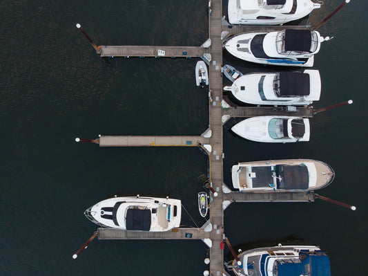 Puerto de Savona, Savona, Italia: amarres para barcos y vistas al puerto deportivo con Eberths.com