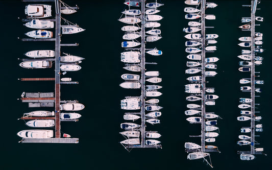 Marina Salina, Santa Marina Salina, Italia: amarres para barcos y vistas al puerto deportivo con Eberths.com