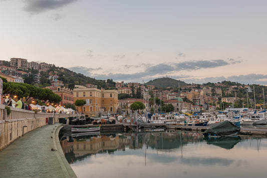 Ιμπέρια Γιοτ Λέσχη στην Ιμπέρια, Ιταλία – θέσεις ελλιμενισμού γιοτ και θέα στη μαρίνα με το Eberths.com
