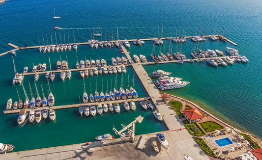 Marina Baotic, Trogir, Croacia: amarres para barcos y vistas al puerto deportivo con Eberths.com