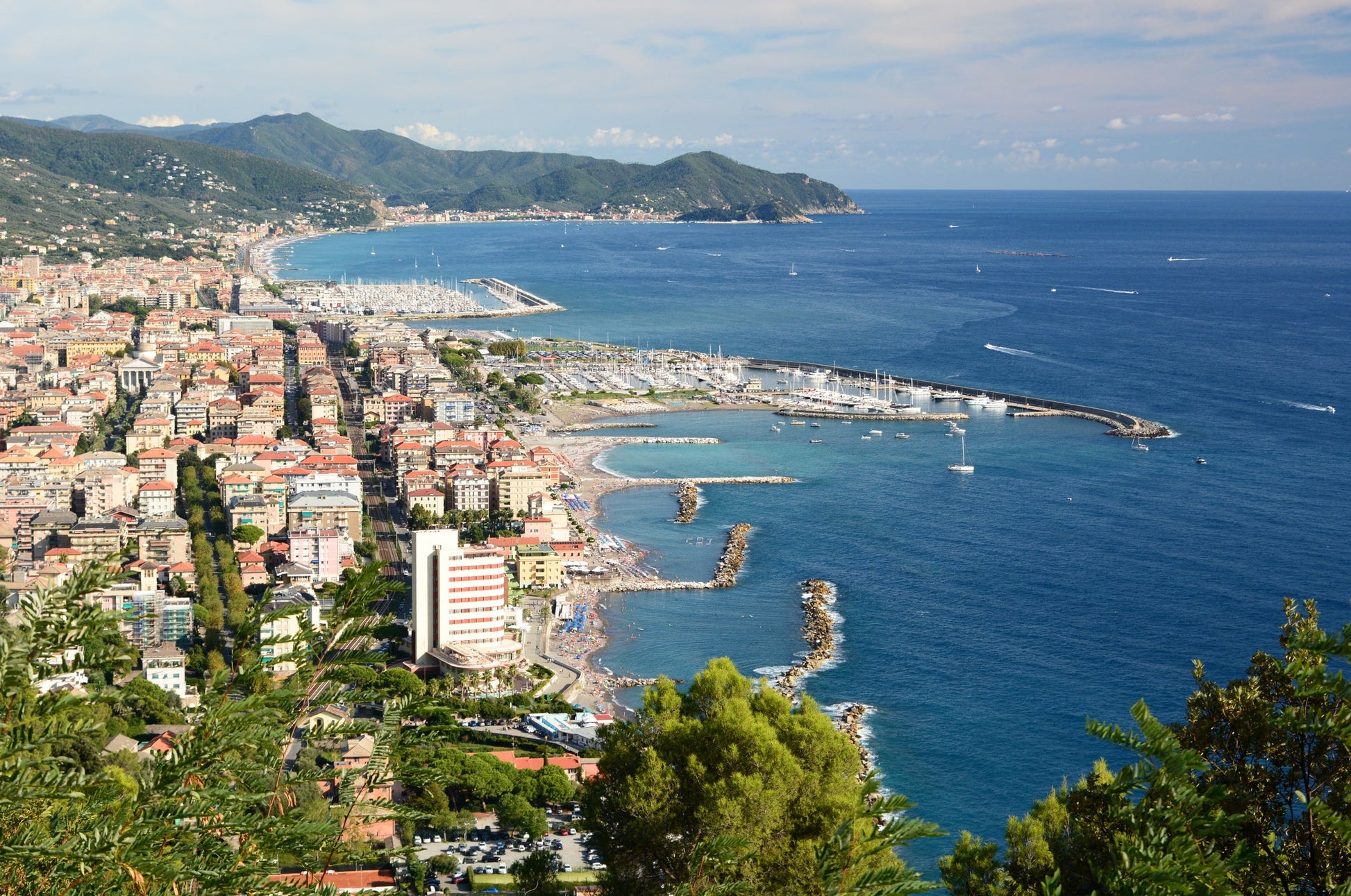 Marina Chiavari, Chiavari, Italia: ormeggi per barche e vista sul porto turistico con Eberths.com