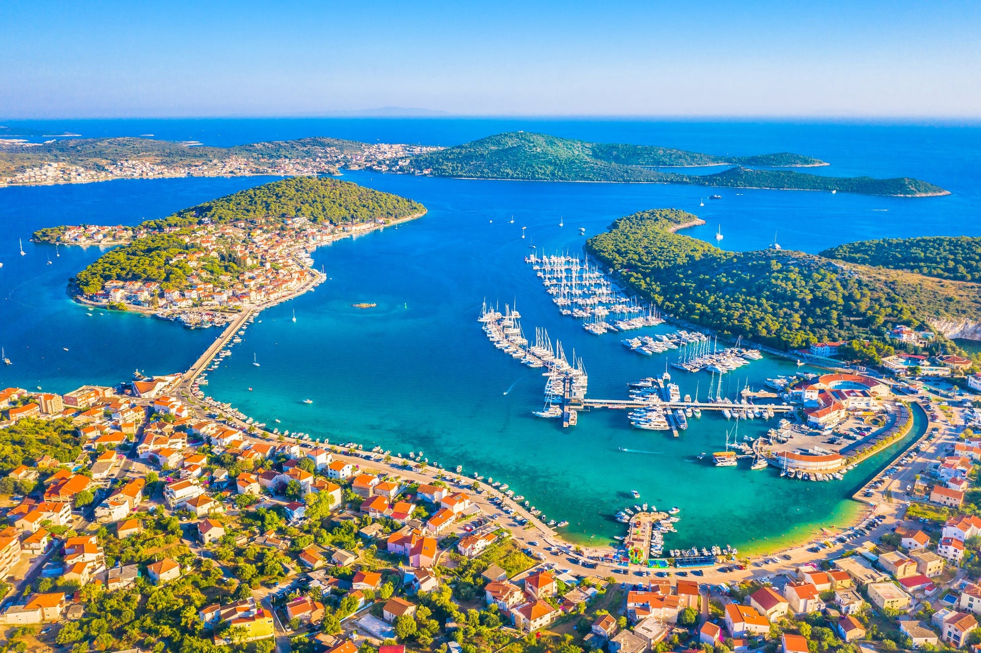 Marina Frapa Rogoznica, Rogoznica, Croazia: ormeggi per barche e vista sul porto turistico con Eberths.com