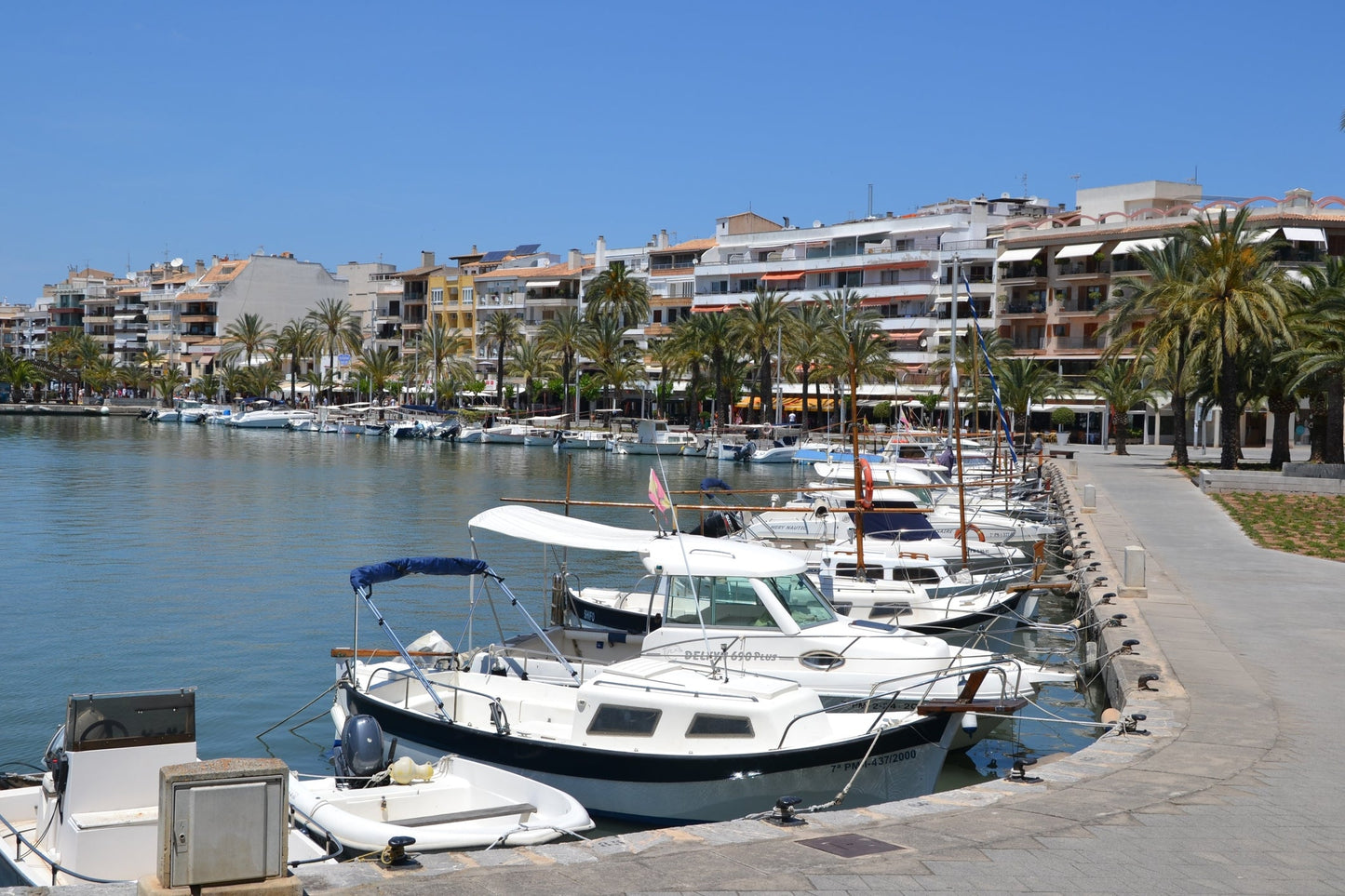 Marina de Bonaire Cocodrilo in Mallorca, Alcúdia, Spain – yacht berths and marina view with Eberths.com