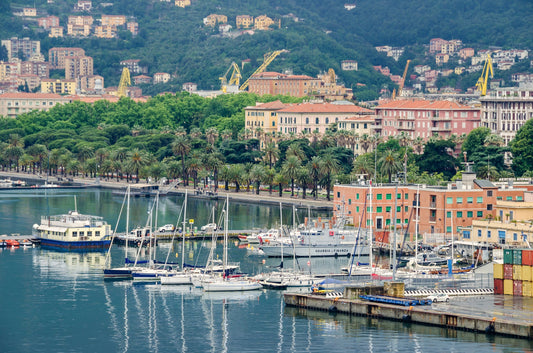 Marina del Fezzano στη Λα Σπέτσια, Ιταλία – θέσεις ελλιμενισμού γιοτ και θέα στη μαρίνα με το Eberths.com