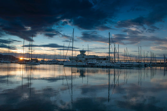 Marina di Loano, Loano, Italia: amarres para barcos y vistas al puerto deportivo con Eberths.com
