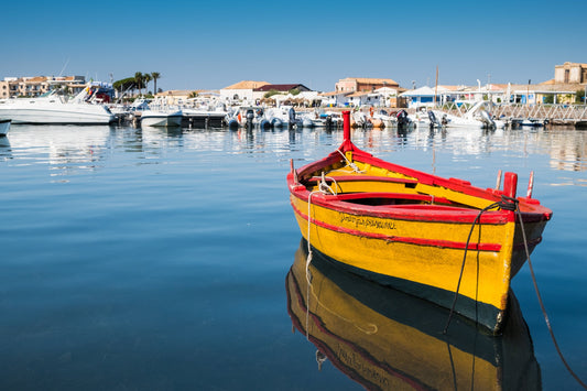 Marina di Marzamemi, Marzamemi, Cerdeña: amarres para barcos y vistas al puerto deportivo con Eberths.com