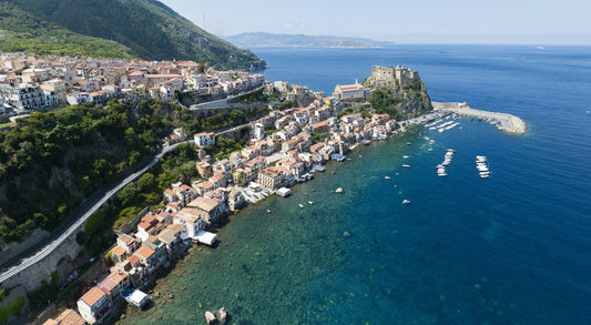 Marina di Reggio Calabria, Reggio di Calabria, Italia: amarres y vistas al puerto deportivo con Eberths.com