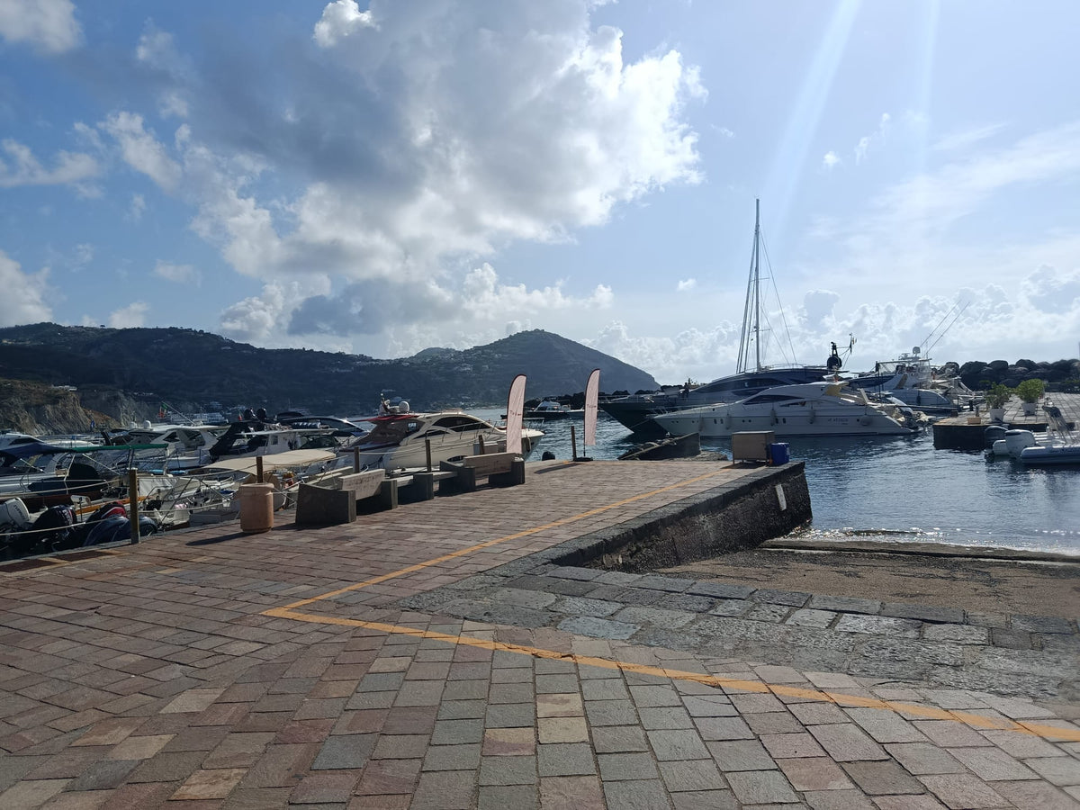 Marina di Sant'Angel: book your berth In Ischia with Eberths.com 