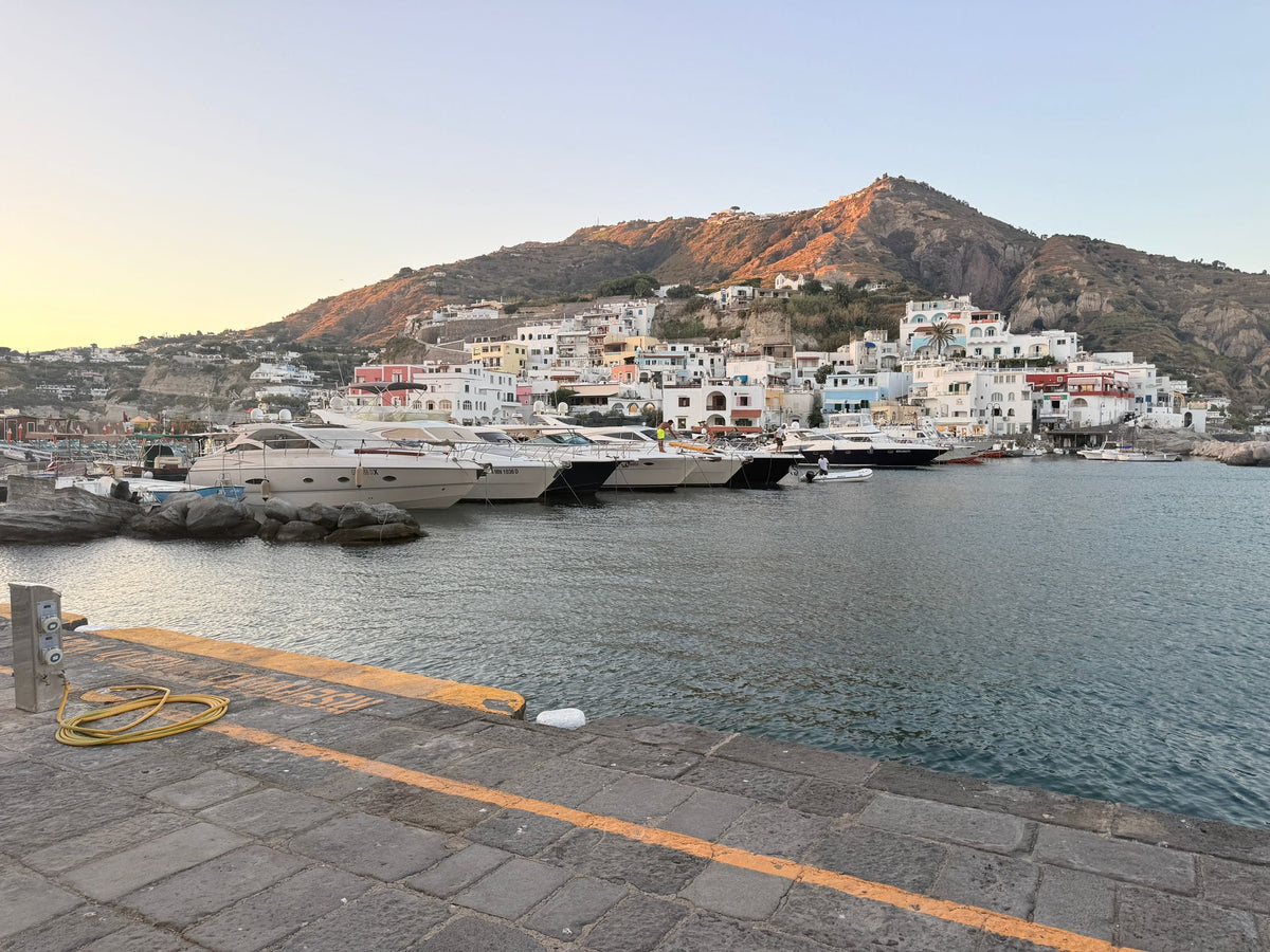 Marina di Sant'Angelo: book your berth In Ischia with Eberths.com 