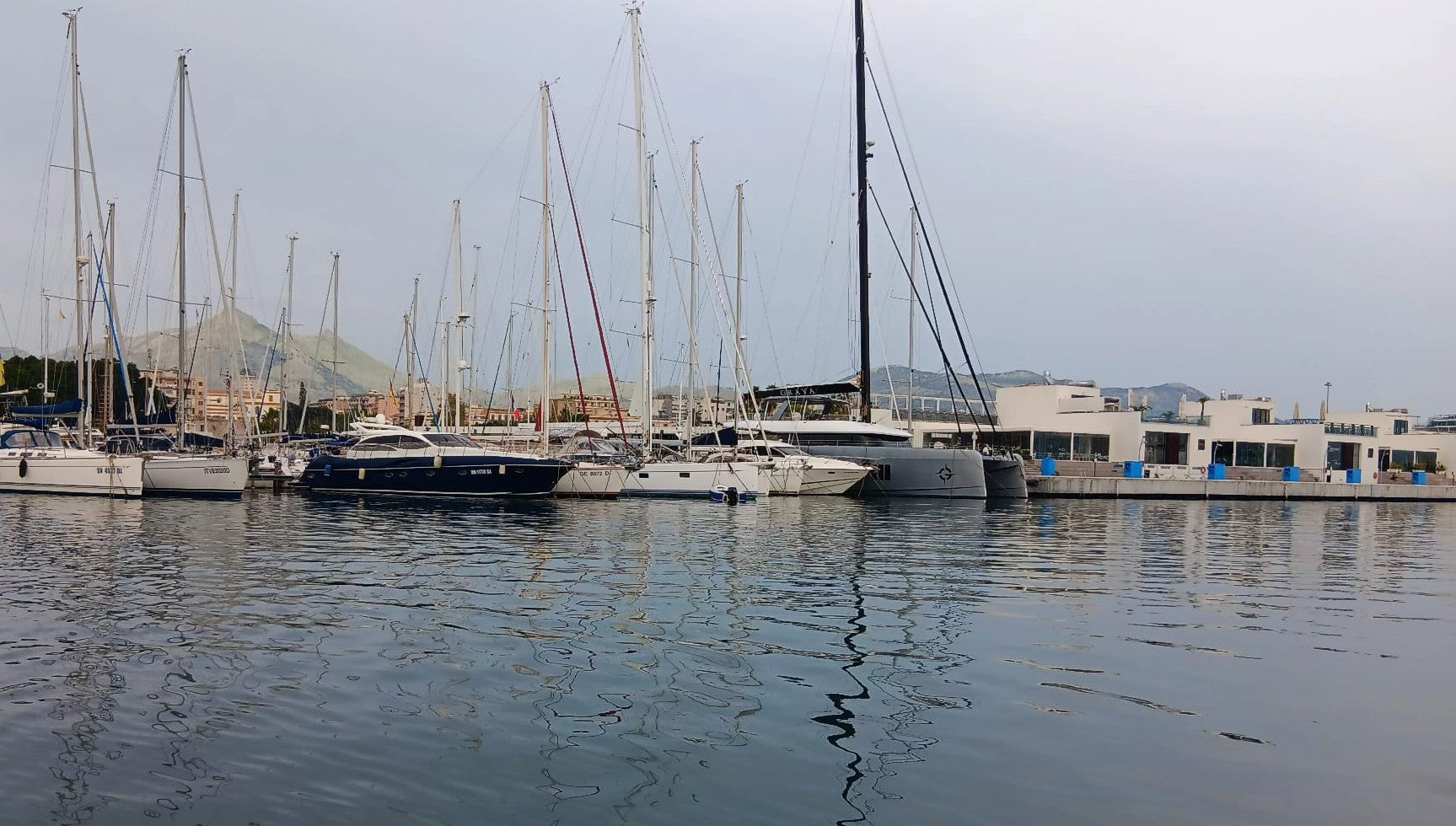 Book your berth in Sicily avec Eberths.com at Marina Galizzi Palermo 