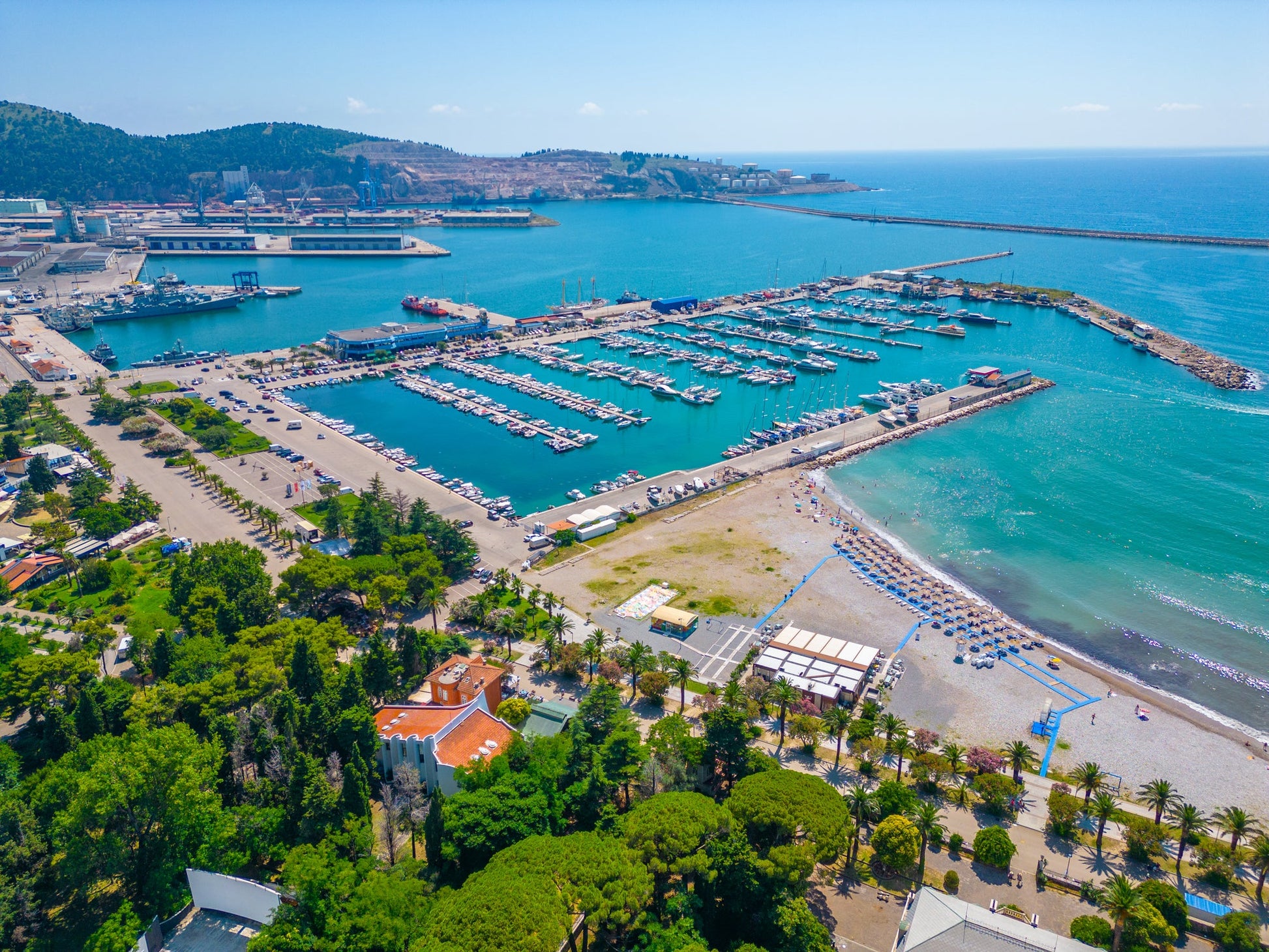 OMC Marina Sveti Nikola, Bar, Montenegro: ormeggi per barche e vista sul porto turistico con Eberths.com