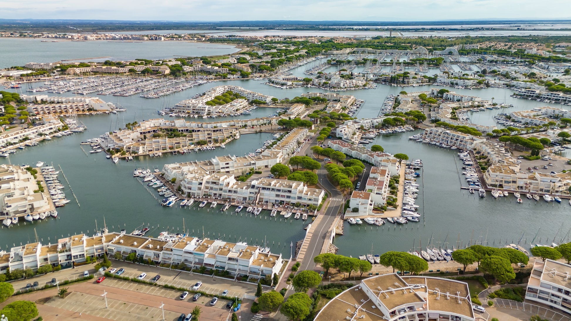 Puerto de Camargue, Le Grau-du-Roi, Francia: amarres para barcos y vistas al puerto deportivo con Eberths.com