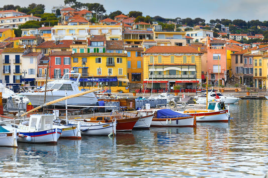 Port de Cassis, Cassis, Francia: ormeggi per barche e vista sul porto turistico con Eberths.com