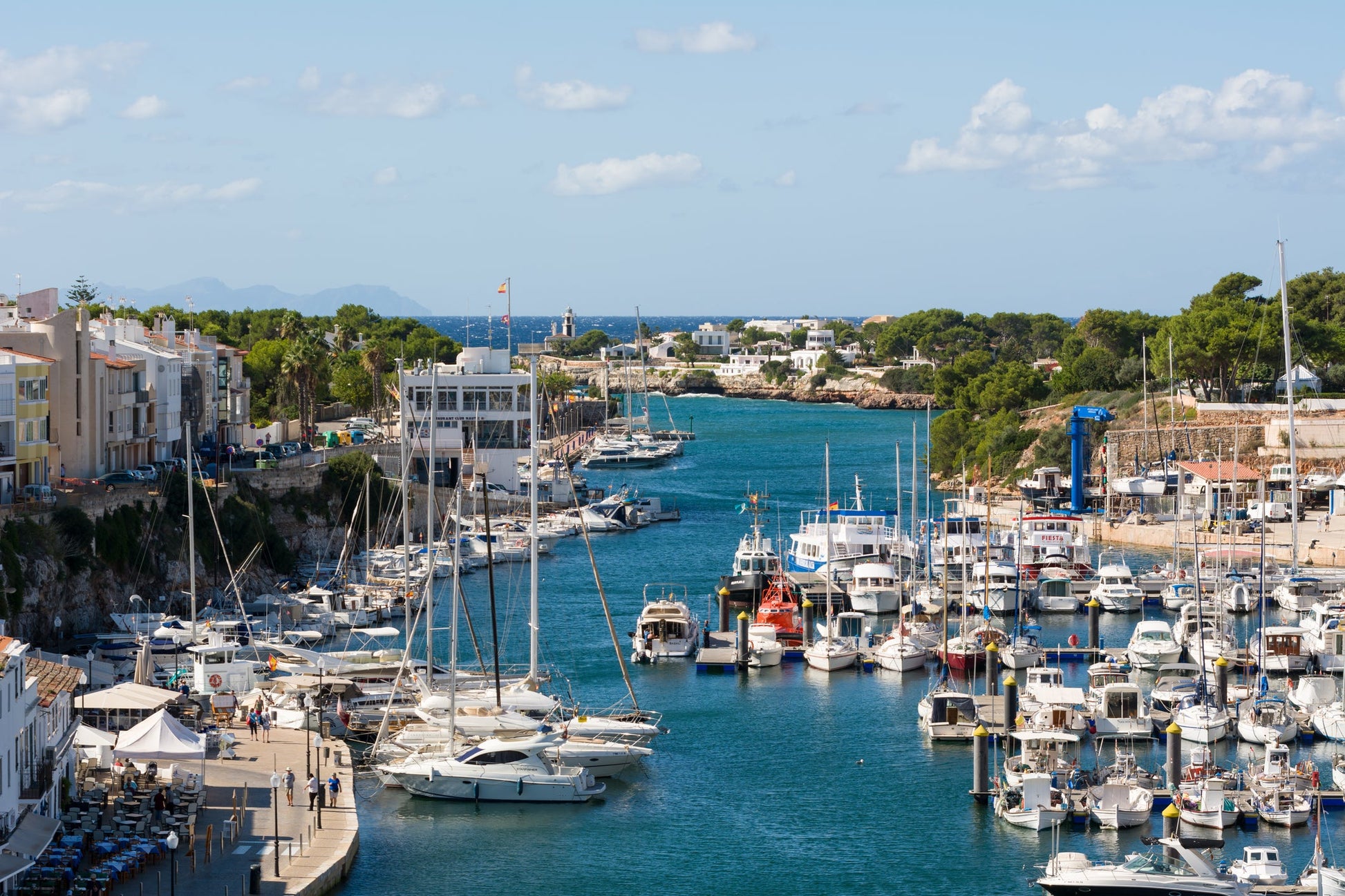 Port de Ciutadella στη Ciutadella, Ισπανία – θέσεις ελλιμενισμού γιοτ και θέα στη μαρίνα με το Eberths.com