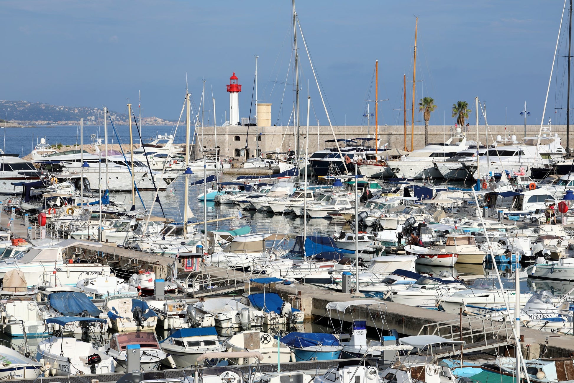 Port de Menton-Garavan in Menton, France – yacht berths and marina view with Eberths.com