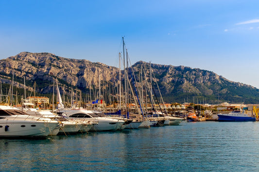 Port de la Pointe Rouge, Marsiglia, Francia: ormeggi per barche e vista sul porto turistico con Eberths.com