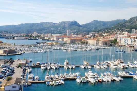Port de la Vieille Darse, Toulon, Francia: ormeggi per barche e vista sul porto turistico con Eberths.com