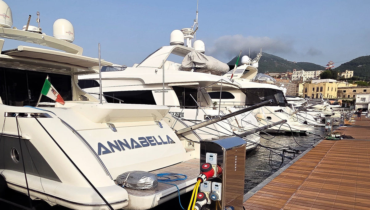 Porto Davide στο Castellammare di Stabia, Ιταλία – θέσεις ελλιμενισμού για γιοτ και θέα στη μαρίνα με την Eberths.com