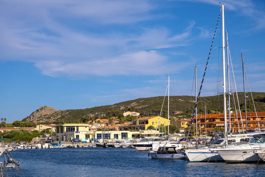 Puerto de Palau, Palau, Italia: amarres para barcos y vistas al puerto deportivo con Eberths.com