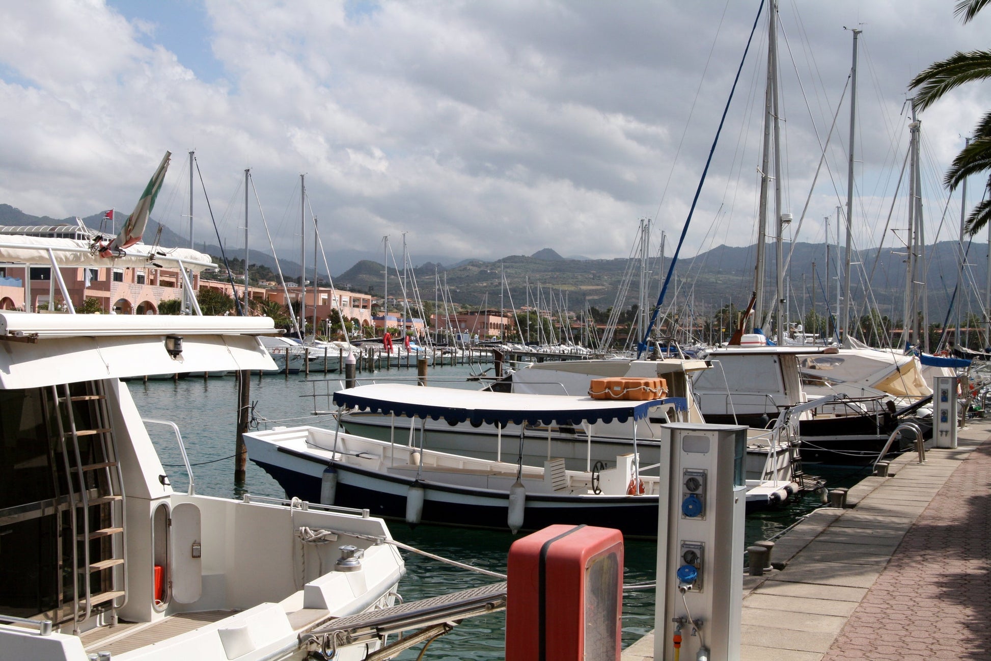 Portorosa Marina Yachting in Messina, Italy – yacht berths and marina view with Eberths.com