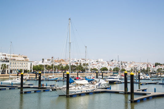 Porto Ayamonte, Ayamonte, Spagna: ormeggi e vista sul porto turistico con Eberths.com