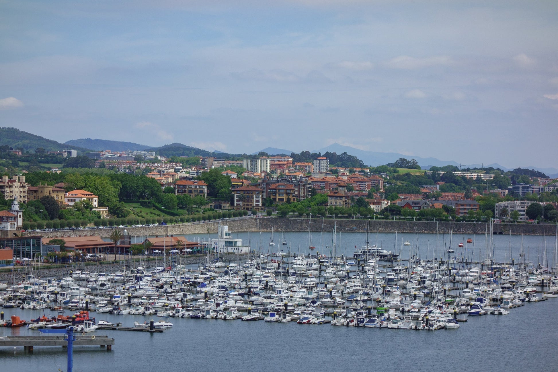 Porto El Abra Getxo, Bilbao, Spagna: ormeggi e vista sul porto turistico con Eberths.com