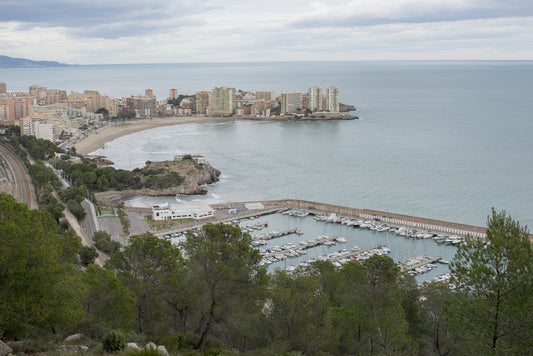 Porto Oropesa del Mar, Castelló de la Plana, Spagna: ormeggi e vista sul porto turistico con Eberths.com