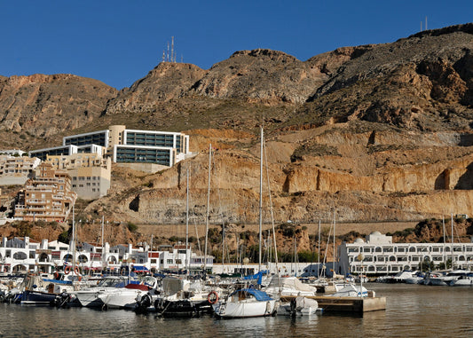 Porto Aguadulce, Roquetas de Mar, Spagna: ormeggi e vista sul porto turistico con Eberths.com