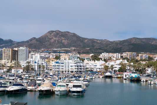 Porto Benalmadena, Benalmadena, Spagna: ormeggi e vista sul porto turistico con Eberths.com