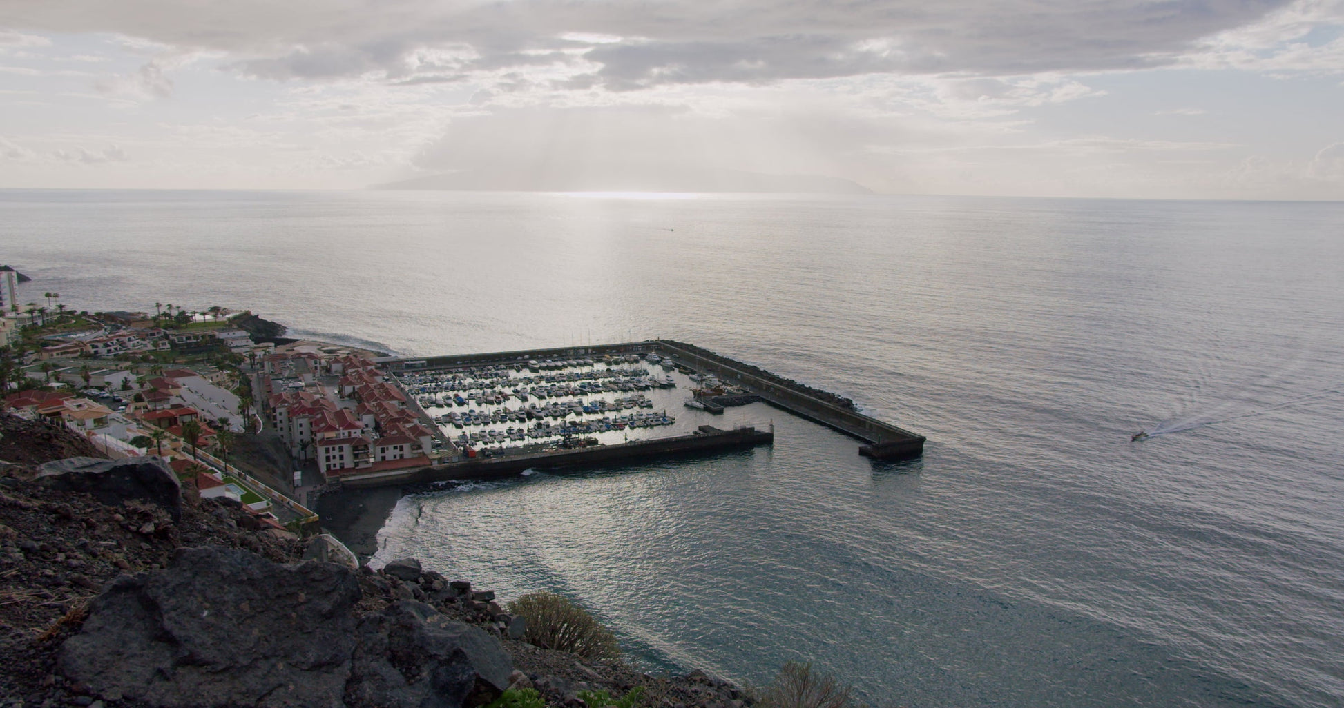 Porto los Gigantes, Santa Cruz de Tenerife, Tenerife, Spagna: ormeggi con Eberths.com