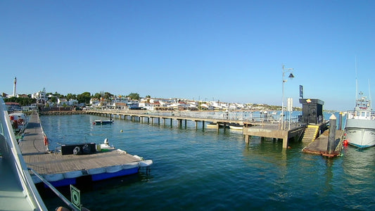 Porto Marina El Rompido, El Rompido, Spagna: ormeggi per barche e vista sul porto turistico con Eberths.com